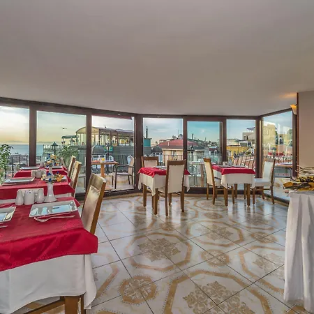 奥斯曼汗酒店 3*